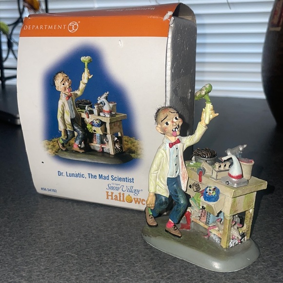 Dr. Lunatic, The Mad Scientist Snow Village Halloween Series 54702 - Picture 1 of 11